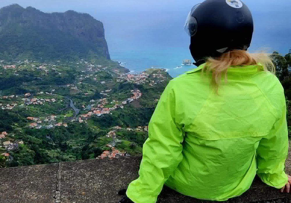 Agne su vespa