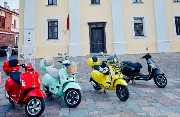 Vespa moterys
